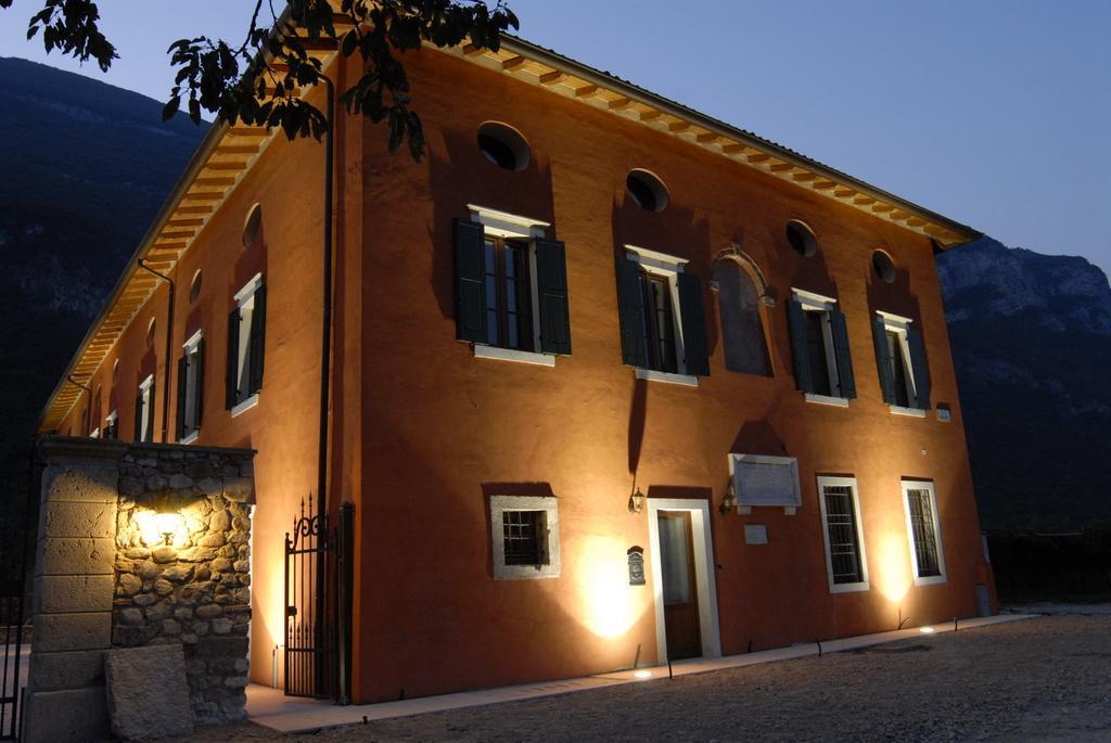 Agriturismo Al Palazzo Rivalta di Brentino Bagian luar foto